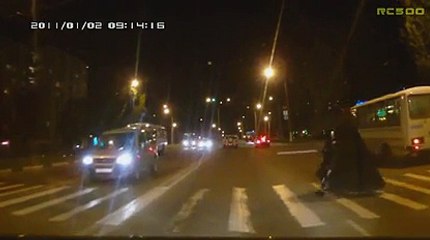 Des piétons bien chiants