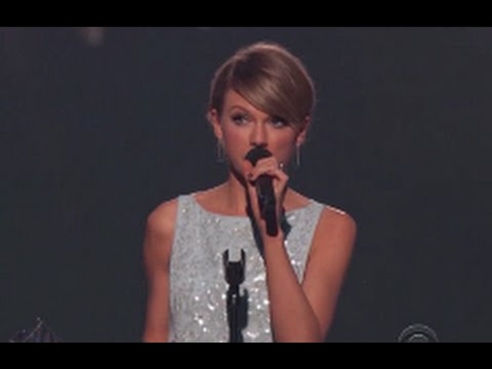 Taylor Swift Wins Country Music Awards 2015 - ACM Awards 2015 - The 50th Annual ACM Awards 4-19-15