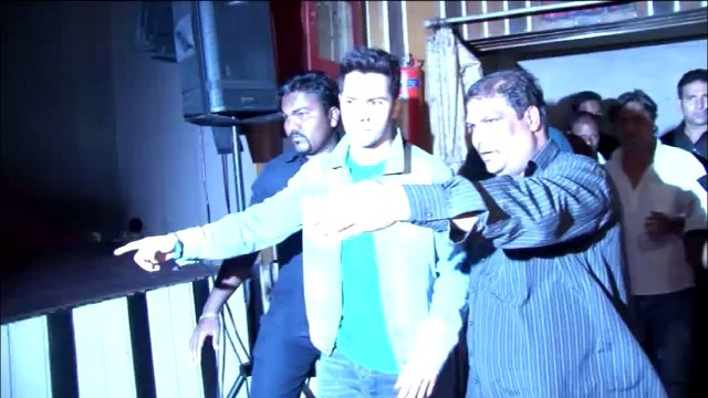 varun dhawan spotted with his girlfriend natasha dalal