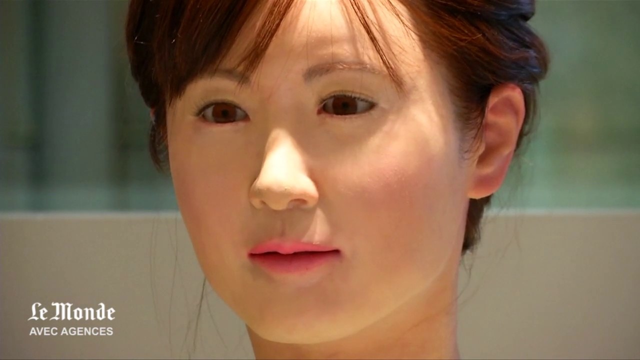 Première hôtesse androïde en service au Japon