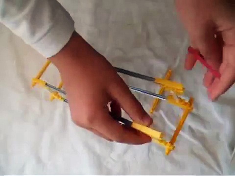 How To Make A Simple But POWERFUL Knex Gun! (For Dummies) - video ...