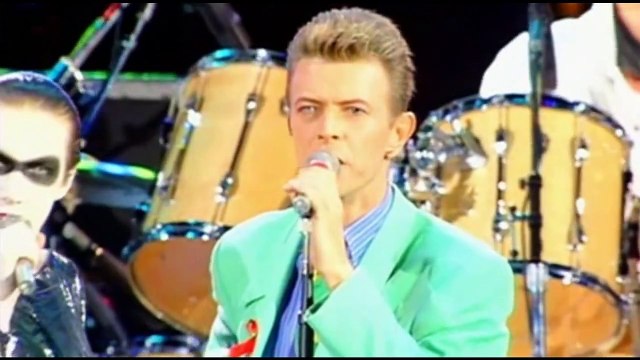 Queen & Annie Lennox & David Bowie - Under Pressure - HD