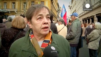 Video herunterladen: Manifestaciones anticorrupción en Hungría tras la suspensión de ayudas de la UE