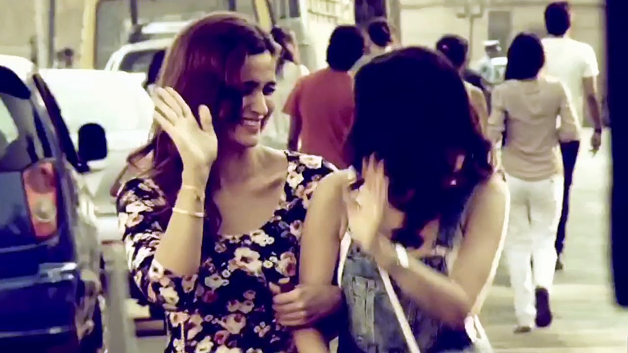 Hilarious Video: Alia Bhatt's PRANK on the Crew