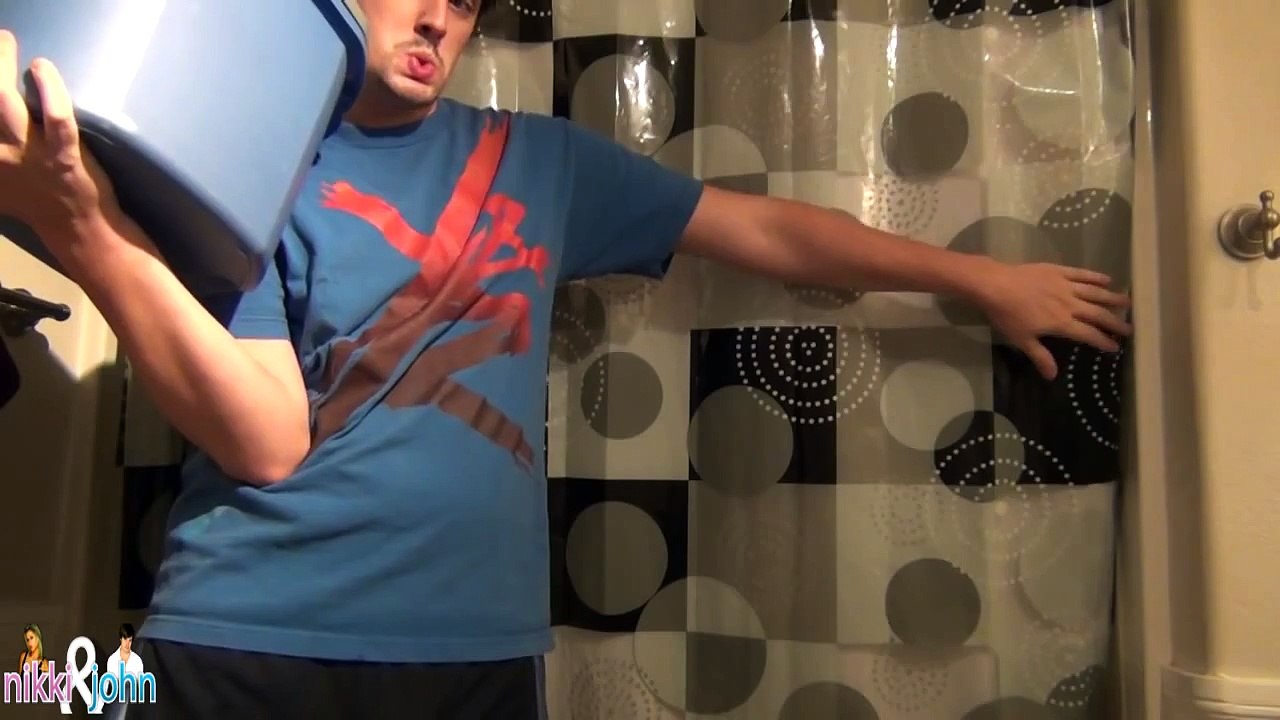 "CARRIE" SHOWER PRANK