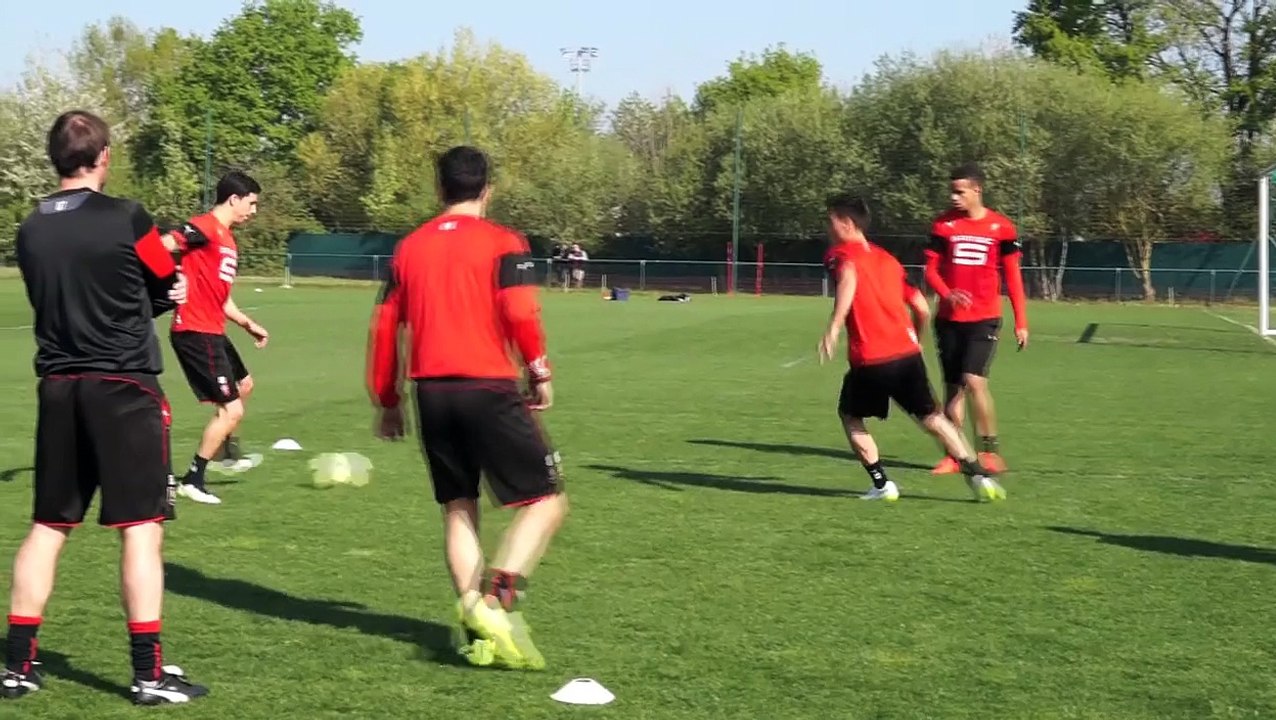 Philipp Hosiner retouche le ballon !