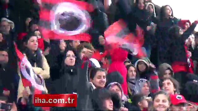 Zara Belediyespor şampiyon oldu, Bakan Yılmaz tezahürat yaptı - İhlas Haber Ajansı