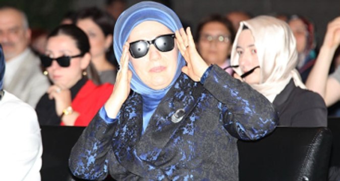 Emine Erdoğan, Görme Engellileri Anlamak İçin Özel Gözlük Taktı