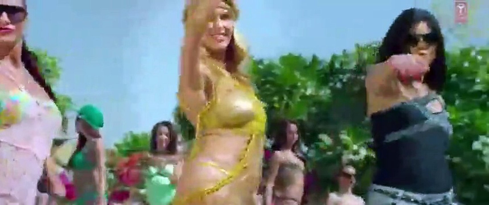 Tipsy Hogai VIDEO Song Dilliwaali Zaalim Girlfriend  Dr Zeus Pooja  Natalia Kapchuk Divyendu