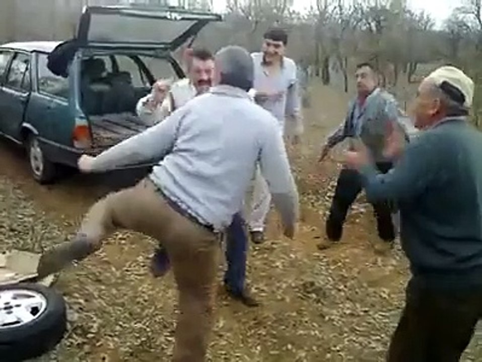 Bu adamlar kafayi Sıyırmış