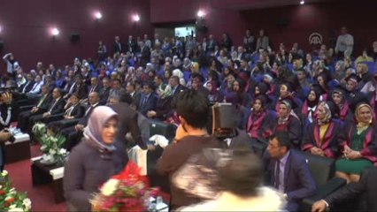 Bu Kez Anneler Kep Fırlattı