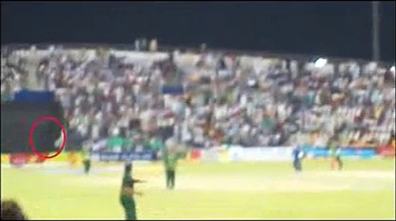 Ghost caught in LIVE CRICKET MATCH Pakistan Vs Bangladesh 2015