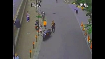 Real Ghost Girl Caught on Street Camera in Hong Kong! 2015