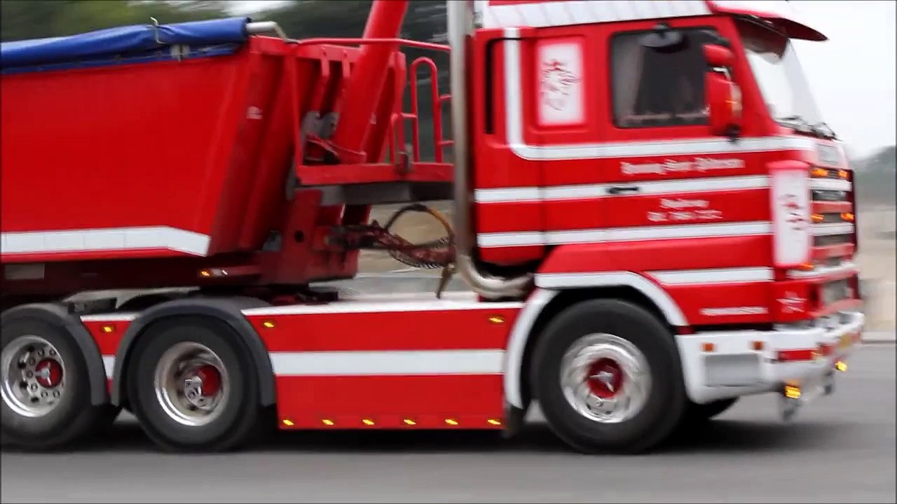 Henning Sejer Pedersen Aps - Scania 143H 420 (straight pipe) with tiptrailer passed by