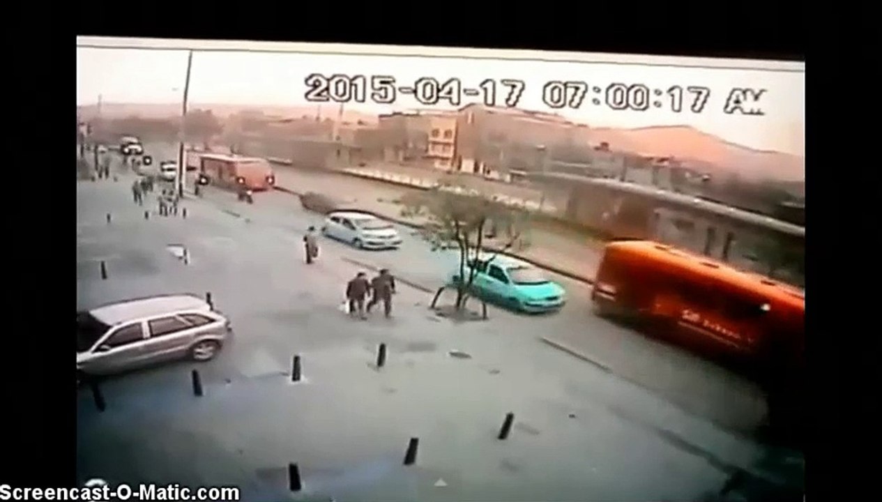 Hombre trata de colarse en Transmilenio pero encuentra la muerte