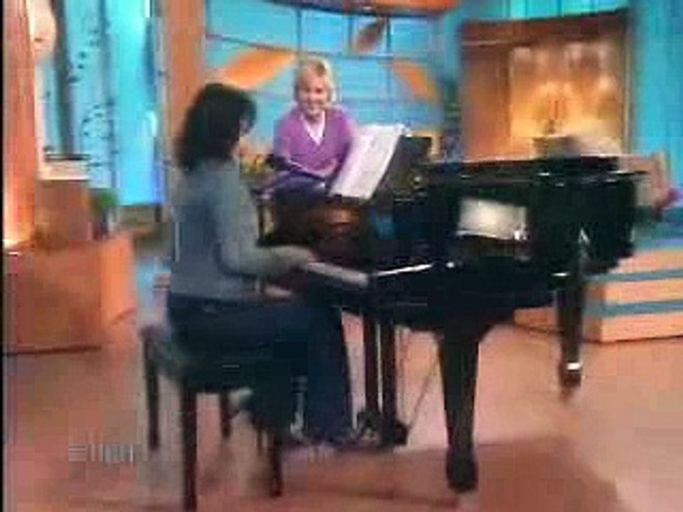 Lauren Graham singing