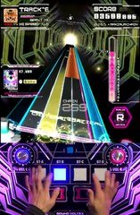 Il joue à Guitar Hero comme un dieu ! Sound Voltex 2