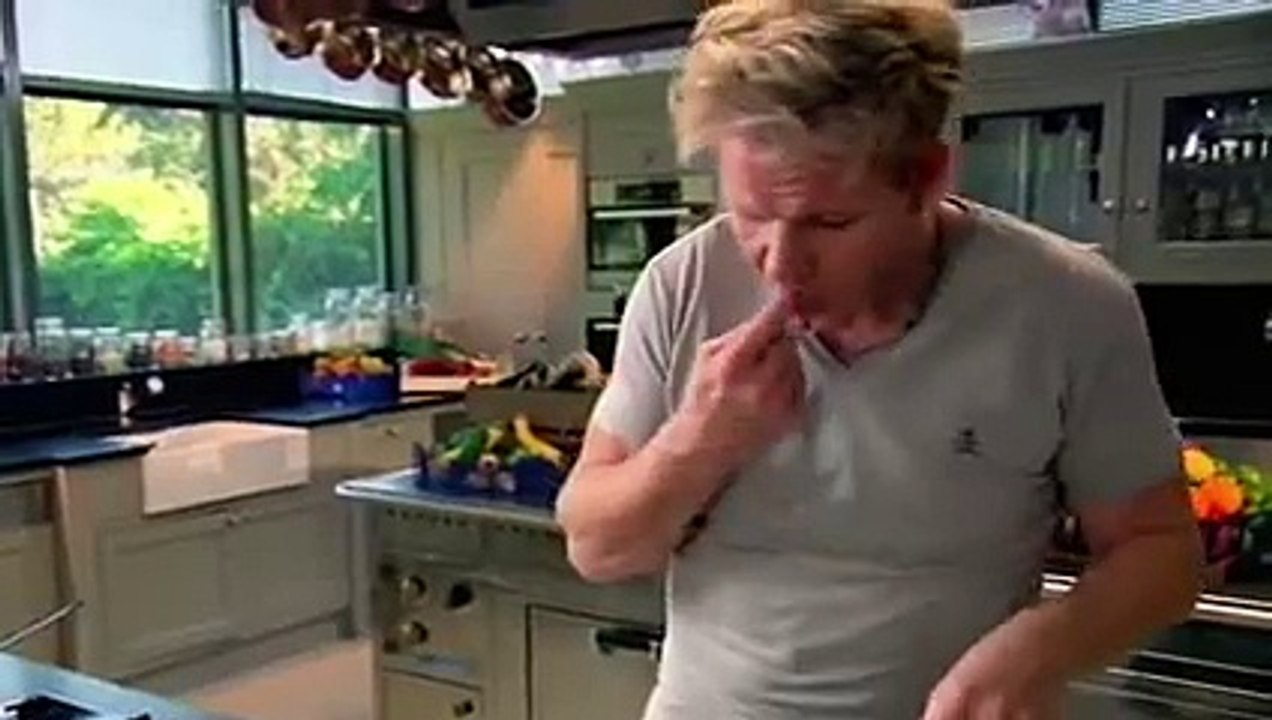 Gordon Ramsay's Pancake Recipe (FUNNY SPOOF)