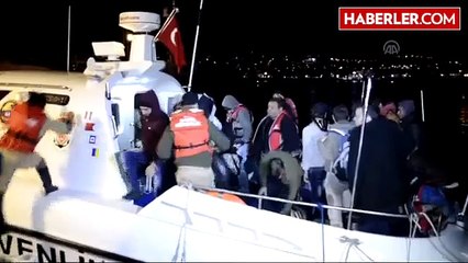 Bodrum'da 30 Kaçak, Batmak Üzere Olan Bottan Son Anda Kurtarıldı