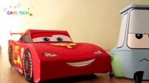 Disney Pixar Cars Lighnting McQueen, Guido, Tow Mater. Disney Pixar Cars toys