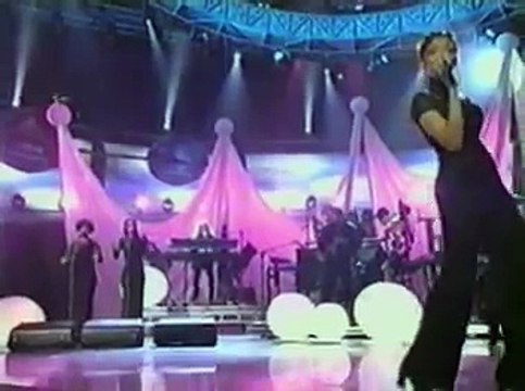 Mary J Blige Brandy Aretha Franklin Chaka Kahn Cece Winans & Whitney Houston Waiting to exhale medley Live @ 39th Grammy awards 26 feb 1997