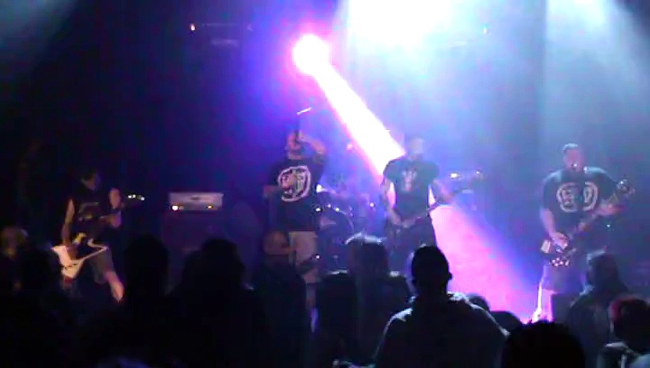 DEFIANCE au Cargö de Caen 18 04 2015 part 3