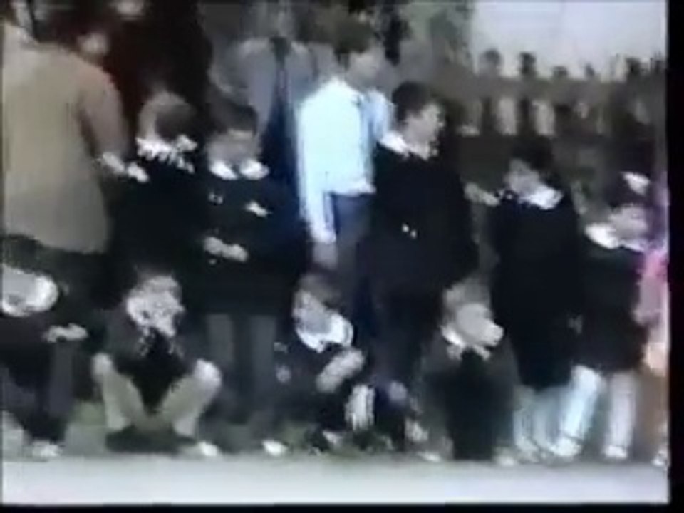 31 YIL ÖNCE ESENKÖY BELDESİNDE 23 NİSAN KUTLAMASI