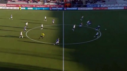 MDR ! Coup de tête sur la transversale !