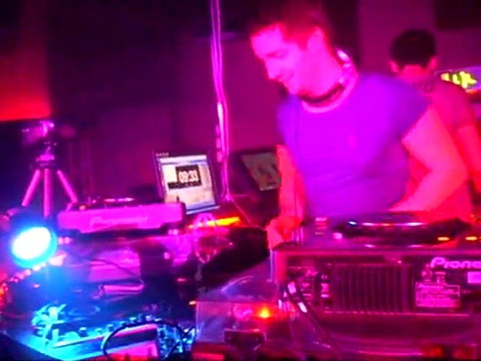 Funny DJ Trick