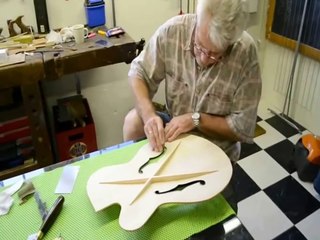 Descargar video: Building an Homemade Archtop Jazz Guitar! DIY