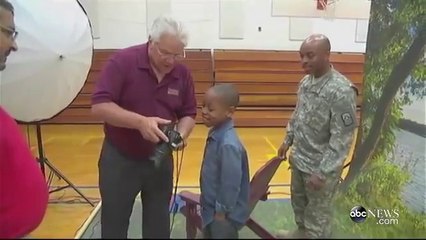 Un militaire photobombe son fils à son retour de l'armée