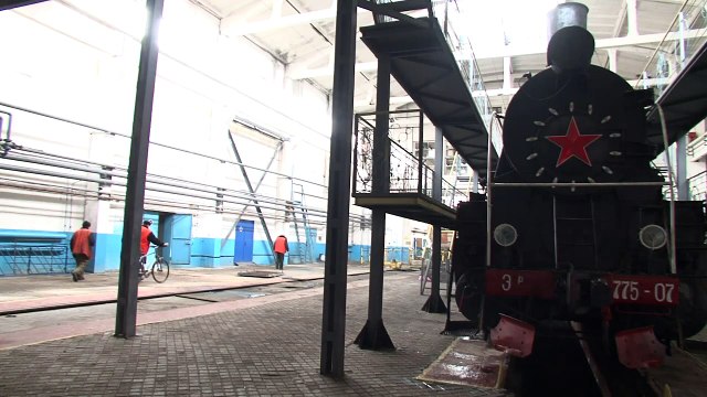 Deux mois après les accords de paix, la reconstruction commence en Ukraine