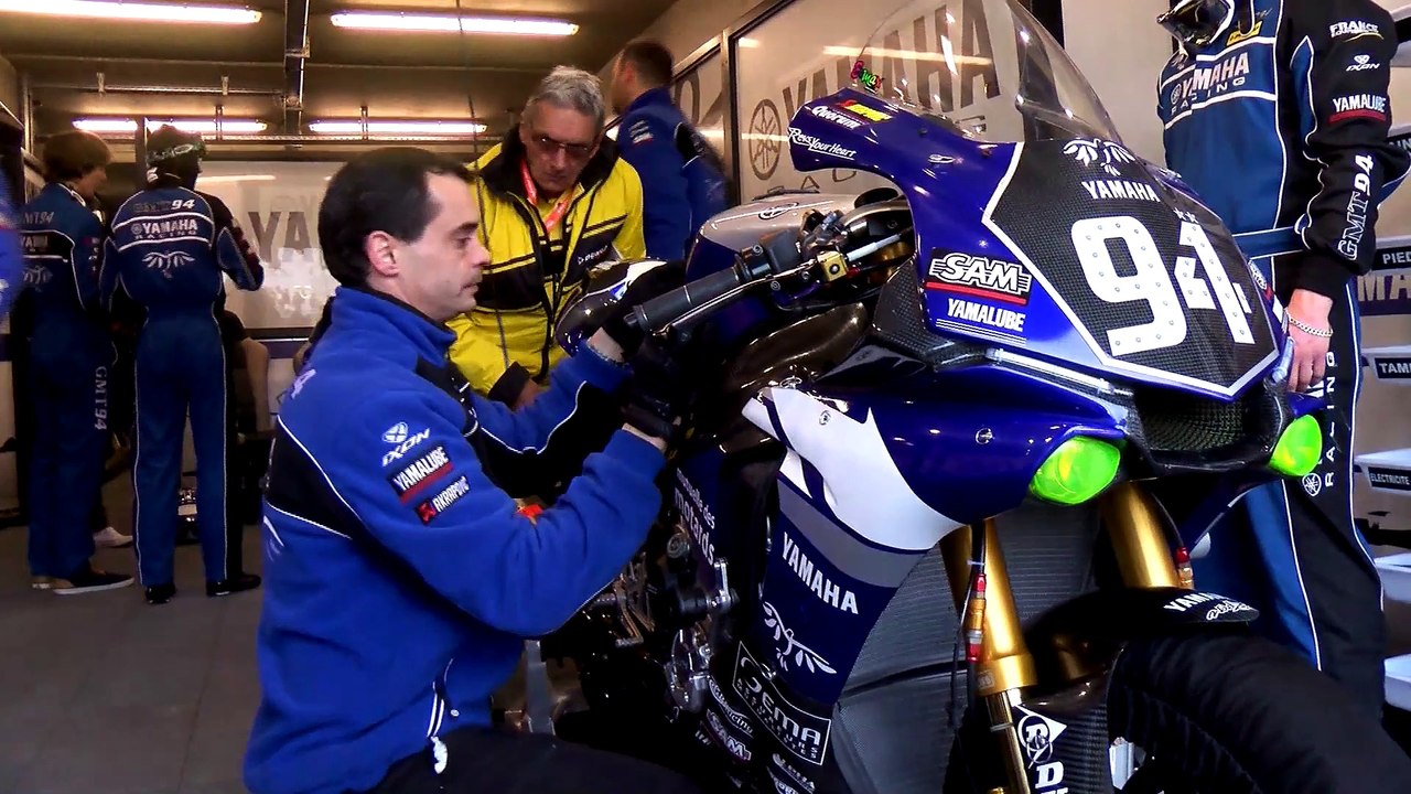 24 Heures Motos 2015 - Replongez au coeur du team GMT94 Yamaha