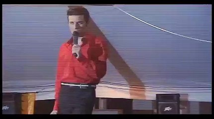 Kavan Hashemian sings 'Baby What Do You Want Me To Do' at El