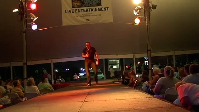 Mario Kombou sings 'DOUBLE TROUBLE' at Elvis week 2008 (vide