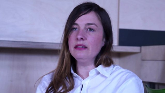 À deux-roues, ils ont chuté, Mélanie raconte.