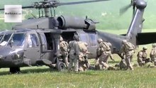 [軍事紀錄-單兵軍武]今天戰訓不用跳傘...真好! 美陸軍101空中突擊師，使用UH-60黑鷹直昇機，進出戰場的演練