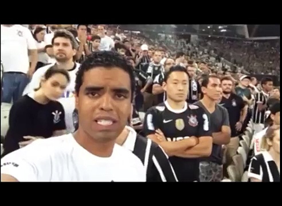 Palmeirense "intruso" grava reação da torcida do Timão após defesa de Prass