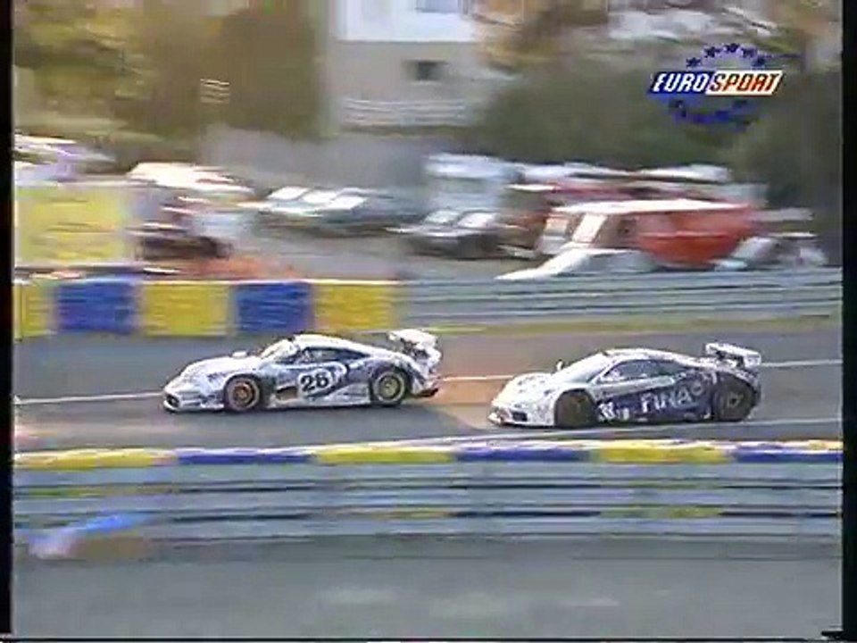 Porsche GT1 versus McLaren F1 GTR Le Mans 1996