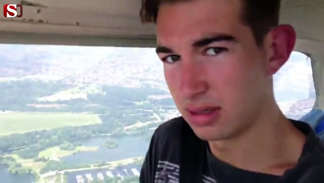 Uçak camından kafasını çıkartan çocuk!