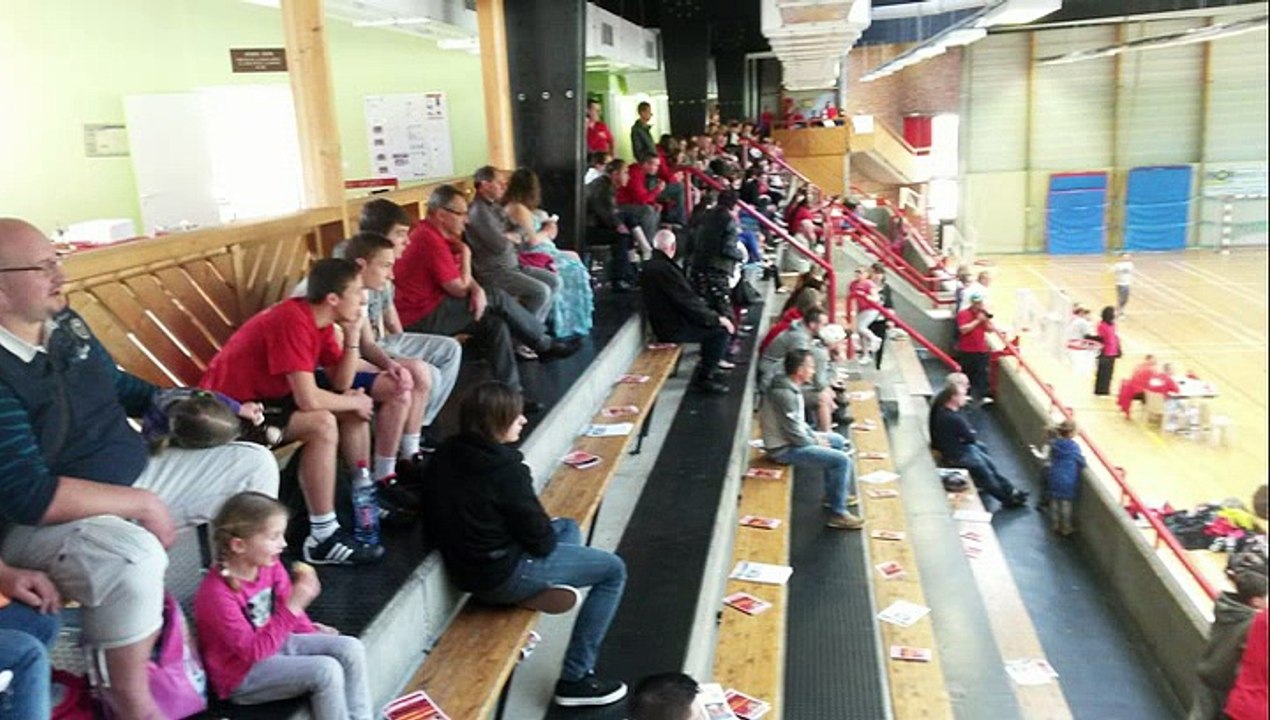 2015-04-19 Tous en rouge pour la Montée