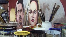 El último pintor de carteleras en Grecia [VIDEO]
