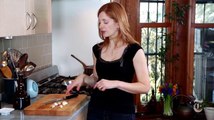 The Fastest Way to Caramelize Garlic - Melissa Clark Cooking | The New York Times