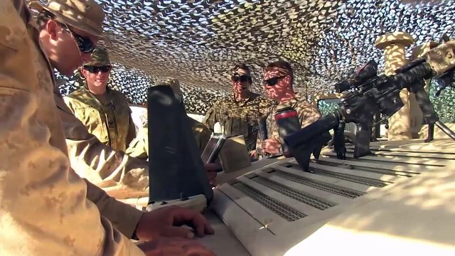 U.S. Marines and Australian Artillery use Raven Drone to Locate Targets!