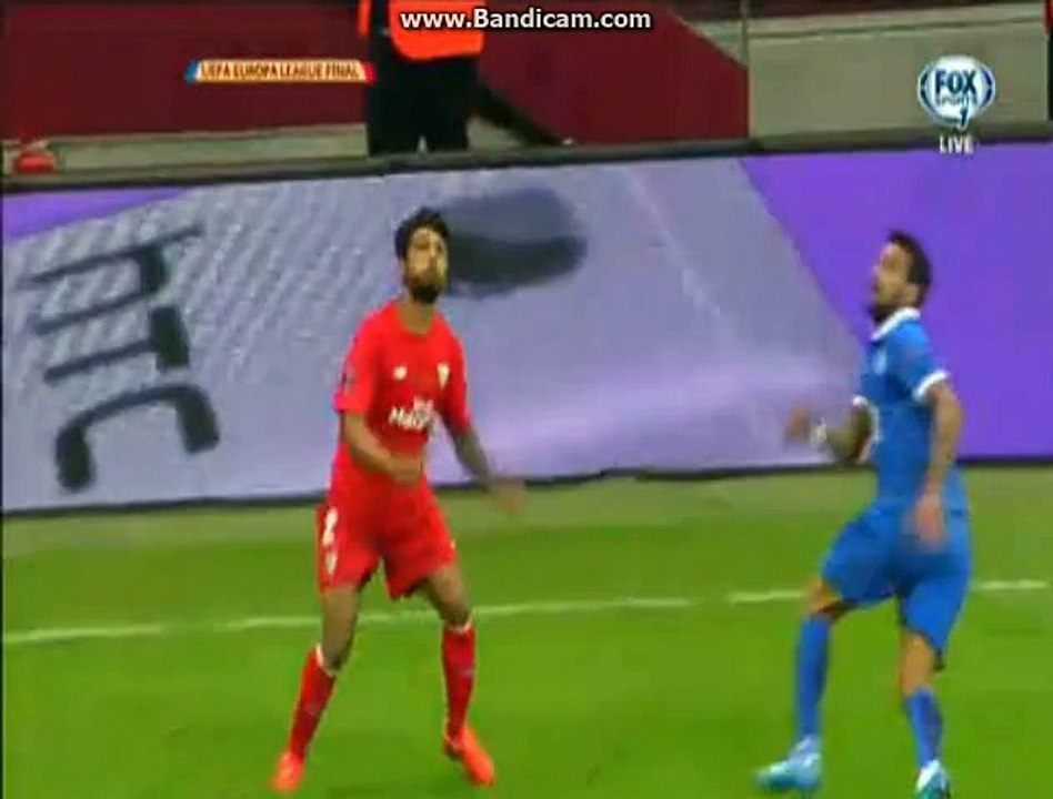 Matheus gets injured| Dnipro - Sevilla Europa League 27/05/2015