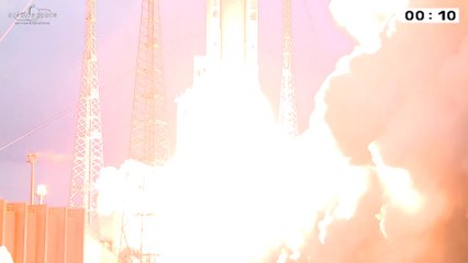 Ariane 5 liftoff (27/05/15)