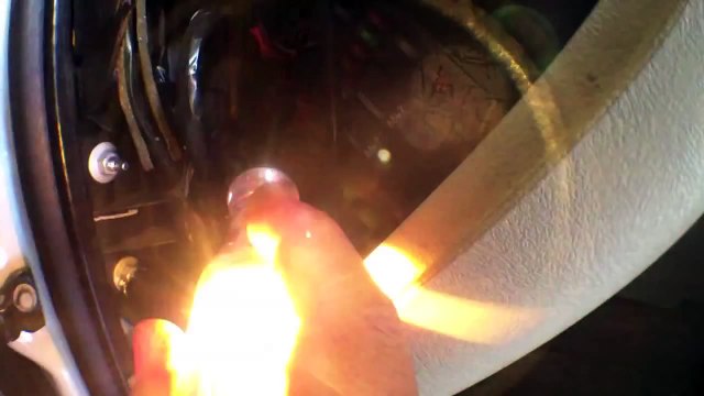 How to replace blower motor resistor 2004 Chevy Suburban