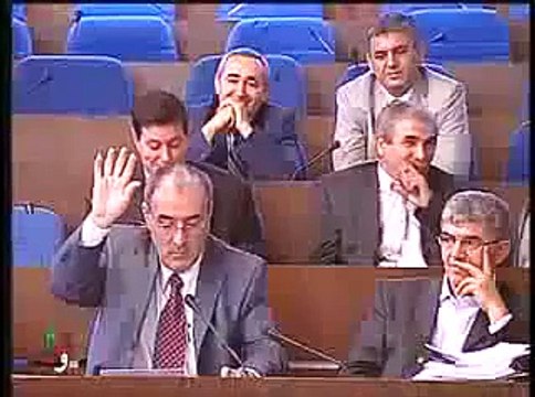 Algérie scandale 3-armées une armée d'infirmes de pleureuses et de voleurs