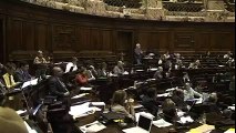 Tensión en el parlamento uruguayo por el proyecto de ley sobre los crímenes de la dictadura.wmv