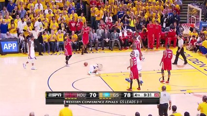 Klay Thompson assommé par le genou de Trevor Ariza